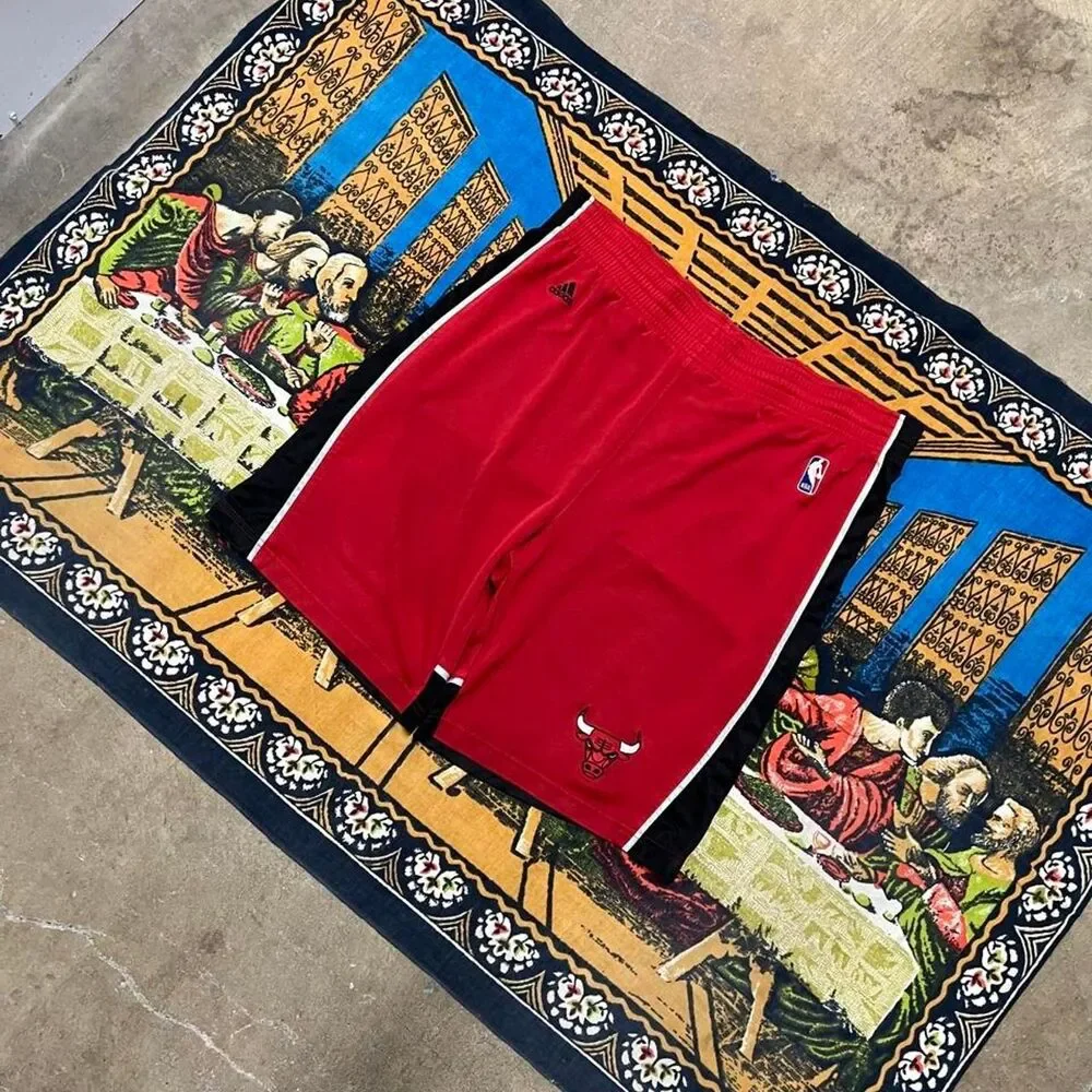Adidas Chicago Bulls basketball shorts mesh baggy size xl sportswear NBA y2k